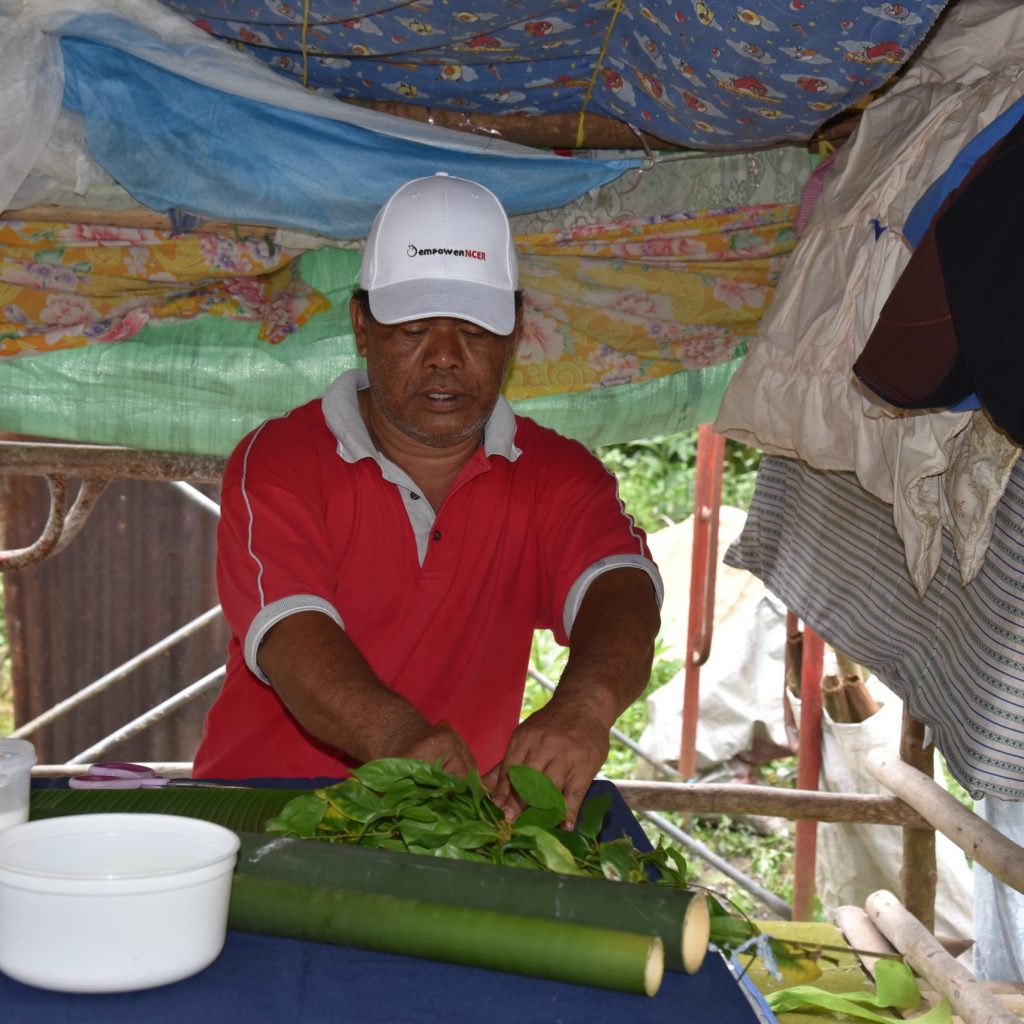 Bekas Penoreh Getah Raih Pendapatan Berlipat Ganda Menjual Lemang