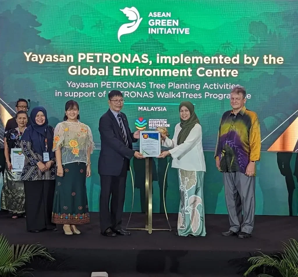 Yayasan PETRONAS Receives Regional Recognition for Tree-Planting Initiative