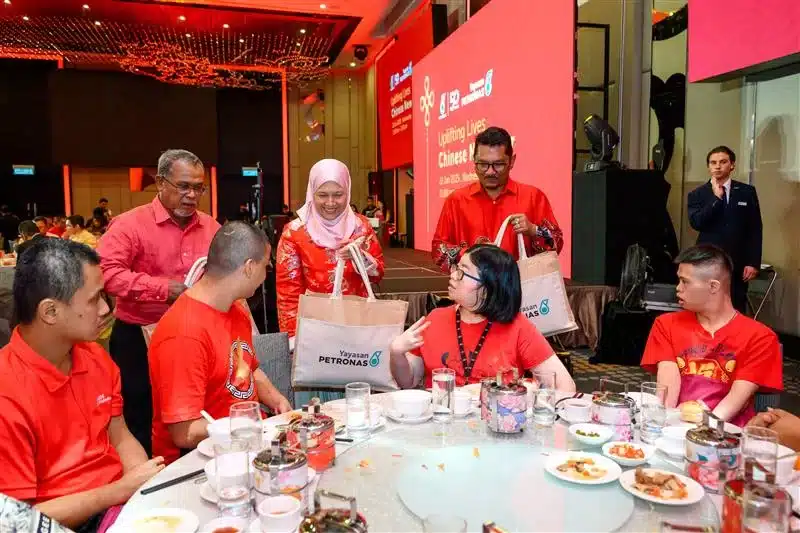 Yayasan PETRONAS Spreads Joy through Uplifting Lives Festive this Chinese New Year